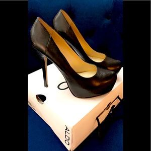 Aldos leather black pumps